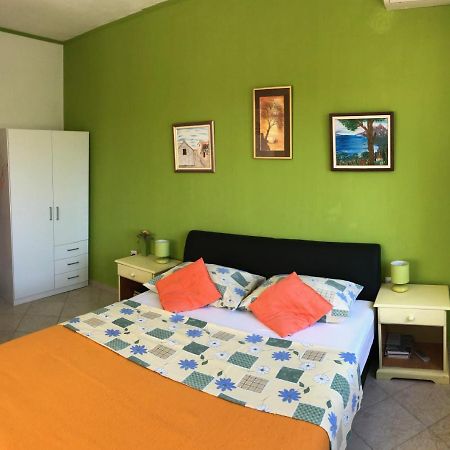 Family Stakic Lägenhet Baška Voda Exteriör bild