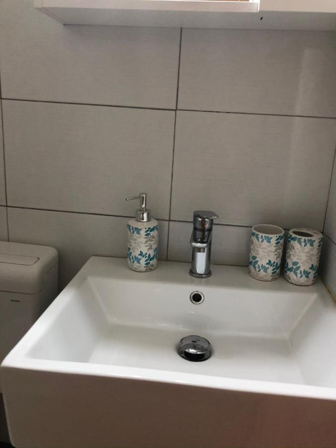 Family Stakic Lägenhet Baška Voda Exteriör bild